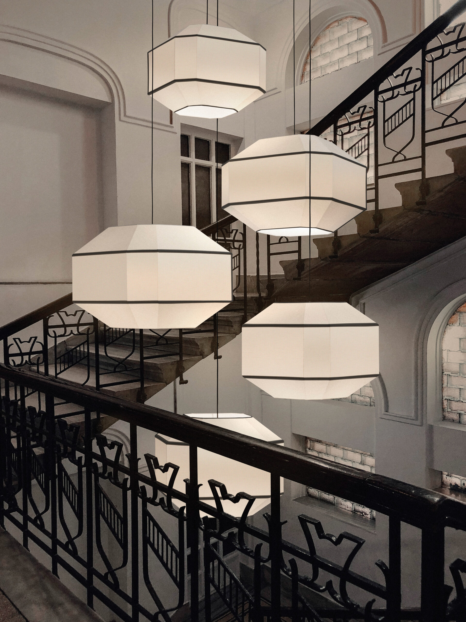 Acb BAUHAUS Suspenso