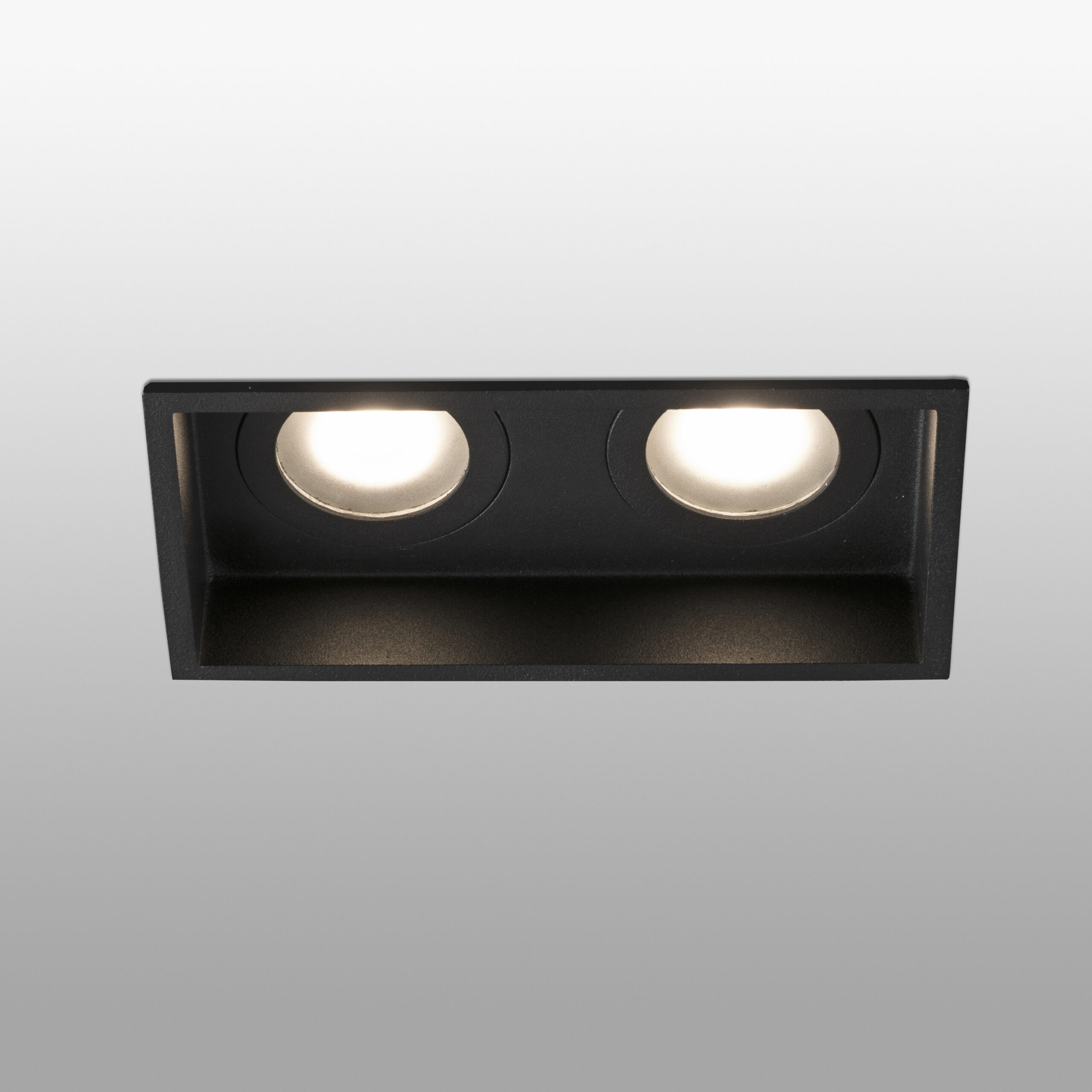HYDE preto duplo IP44