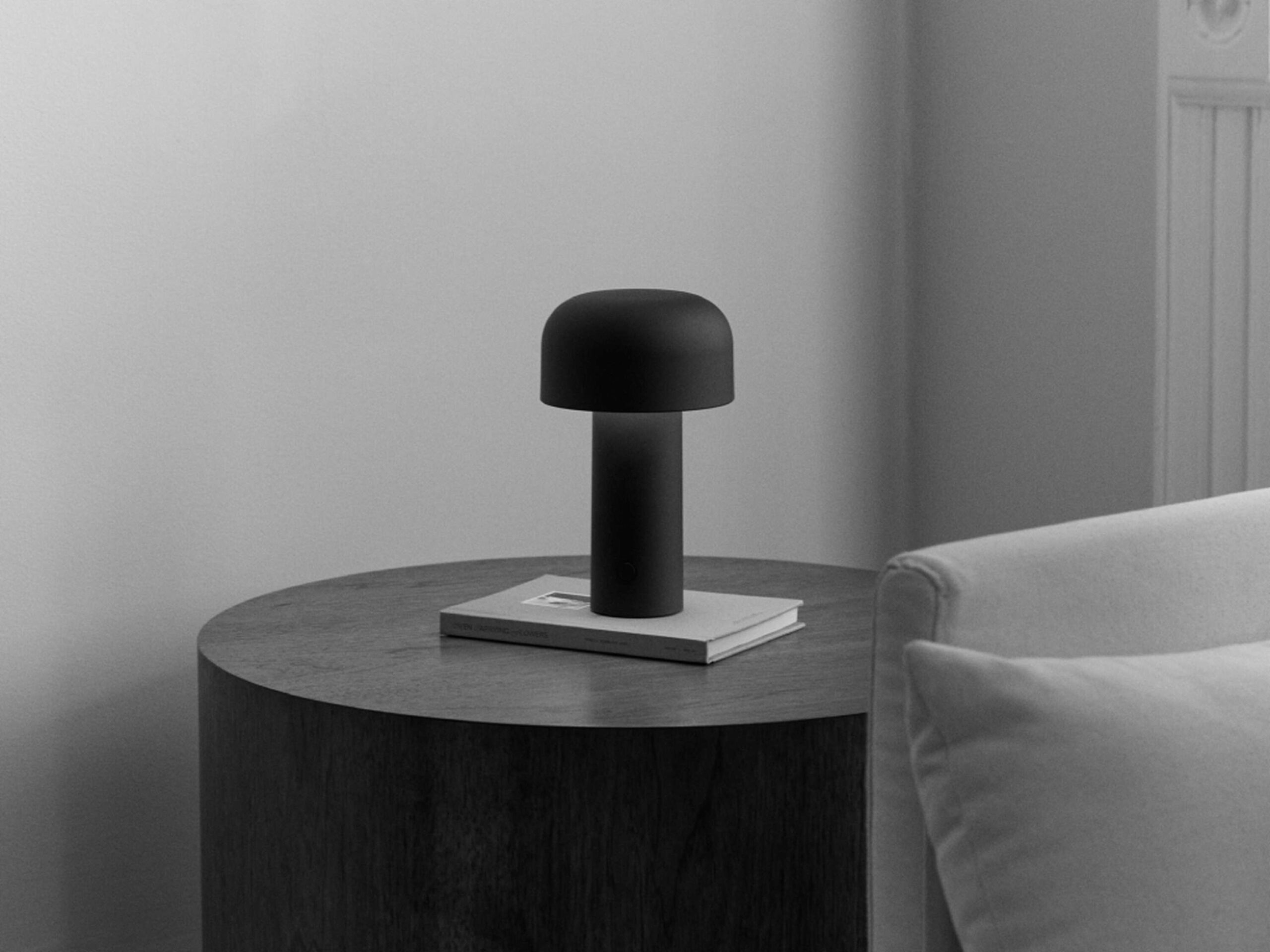 Flos BELLHOP mesa portátil - Image 3